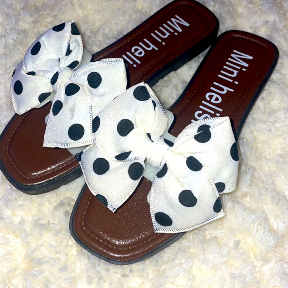 Bow Tie Sandals!